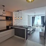 Elite Master Onix Blue Mamaia Apartment *